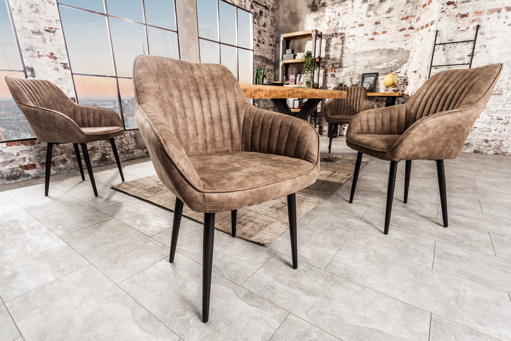 Sillas de comedor y taburetes